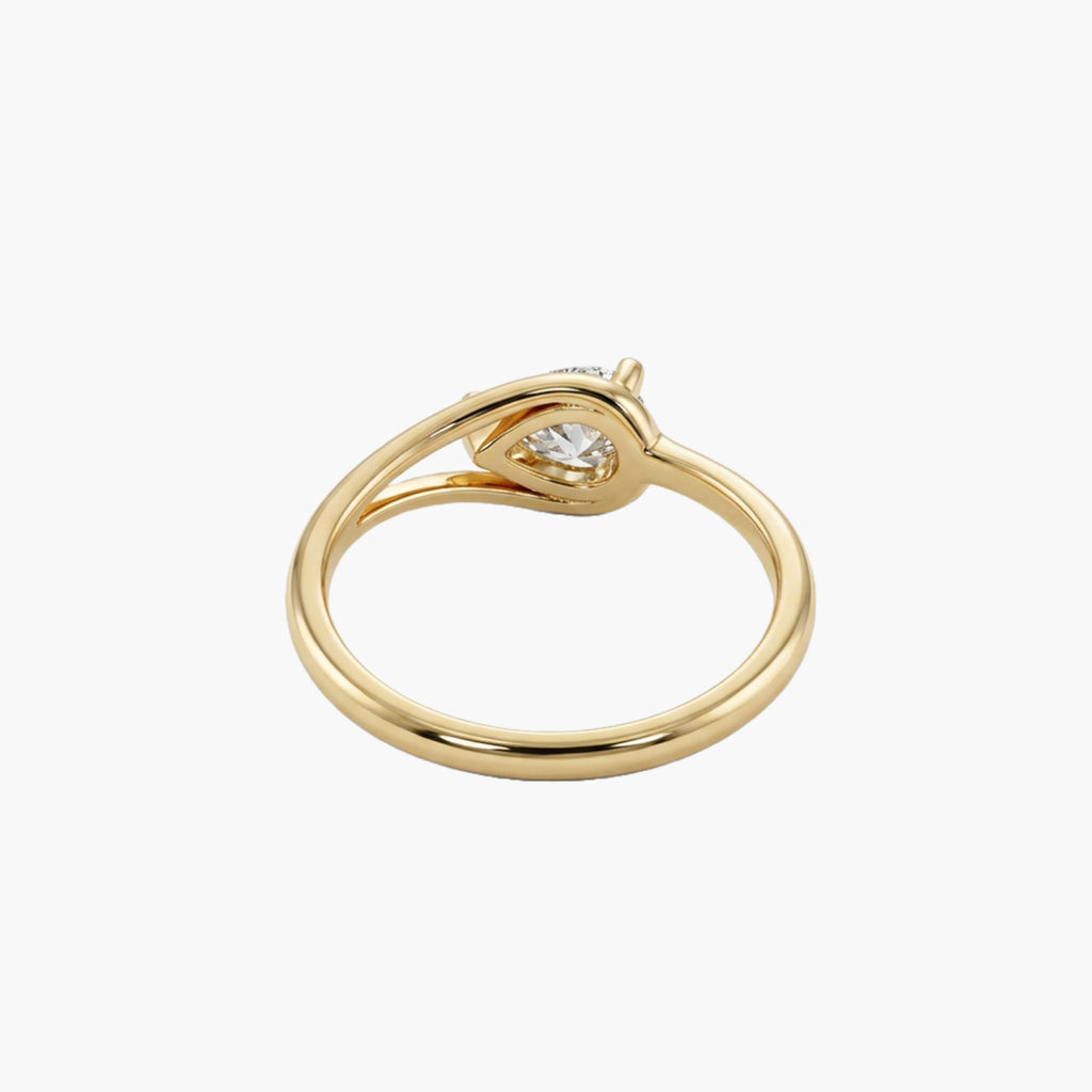 East West Pear Ring